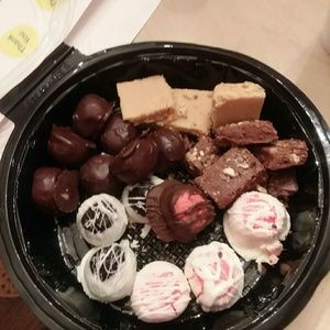 Meet your Posher, Lori